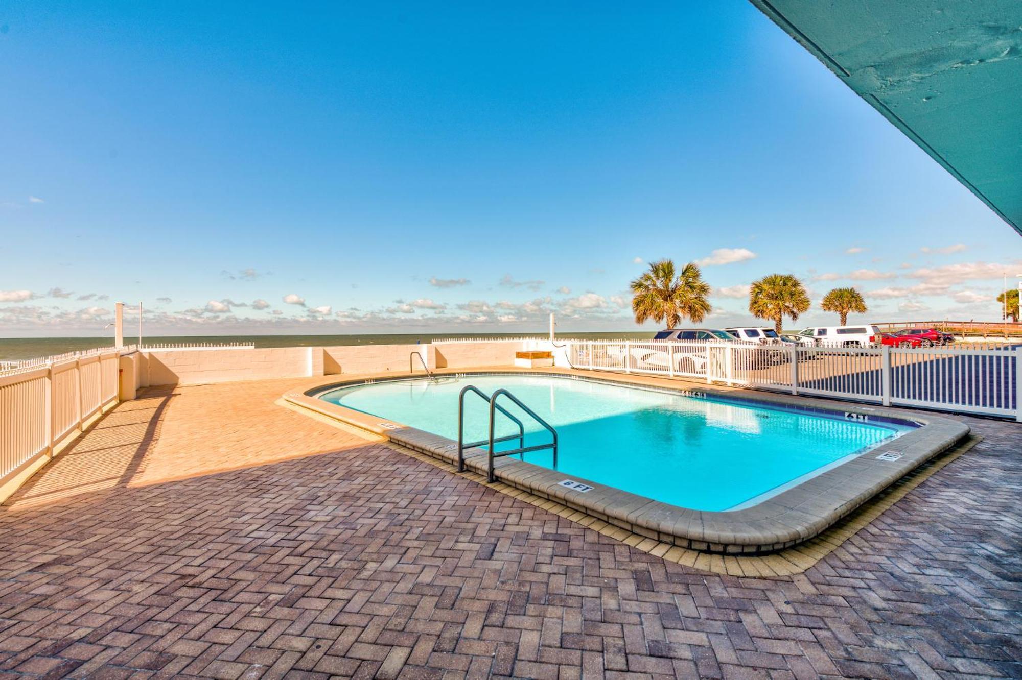Sunset Chateau 409 St. Pete Beach Buitenkant foto